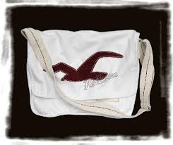 Mochilla Hollister Mod.100  Costo $400